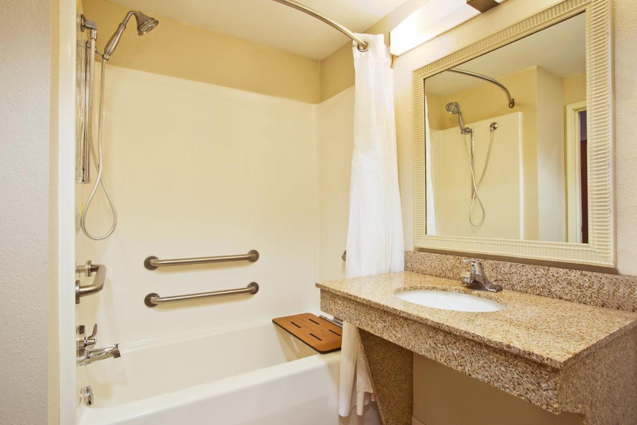 Holiday Inn Express Hotel & Suites Columbus Southeast Groveport By Ihg Exterior foto