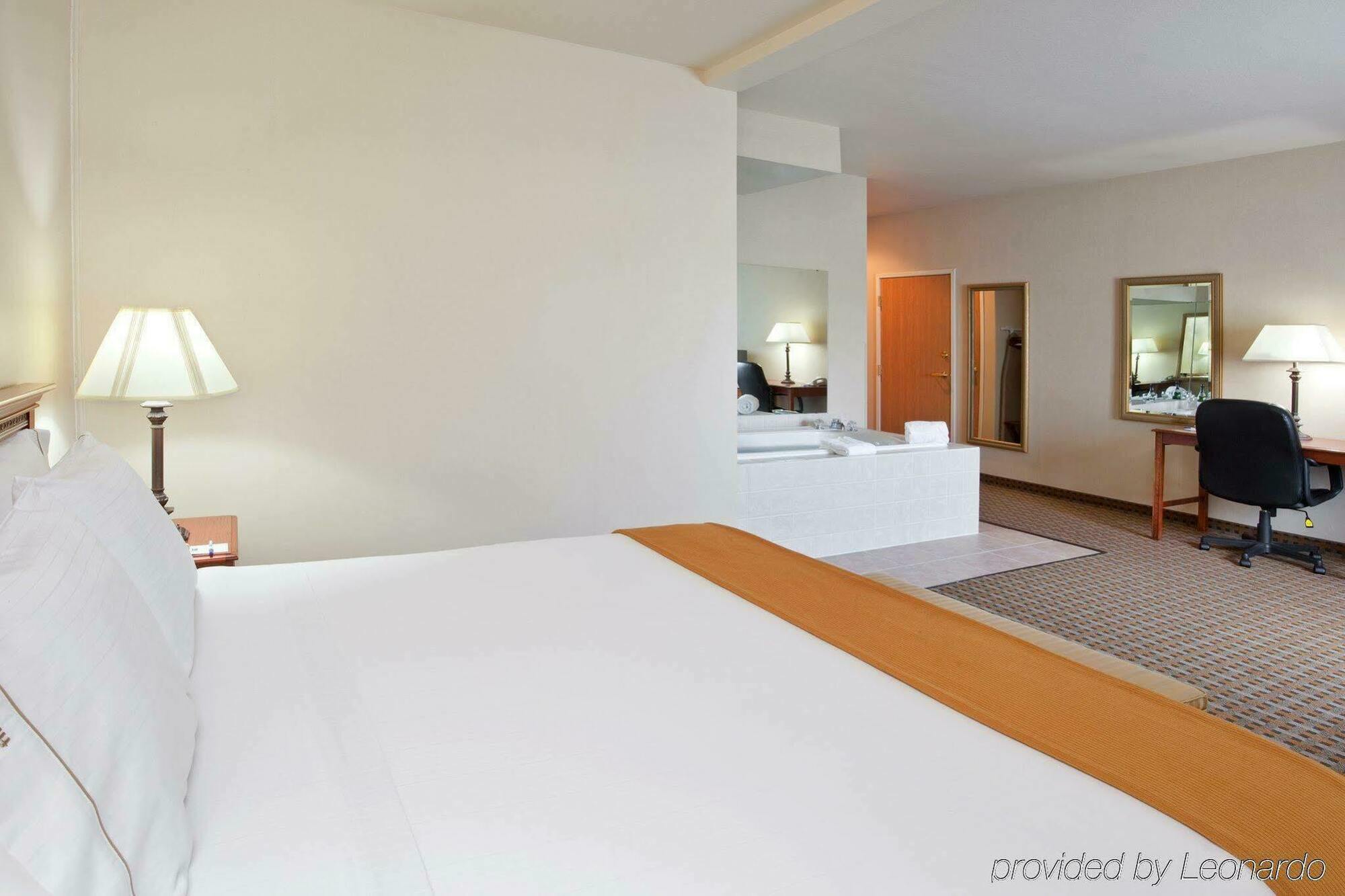 Holiday Inn Express Hotel & Suites Columbus Southeast Groveport By Ihg Exterior foto