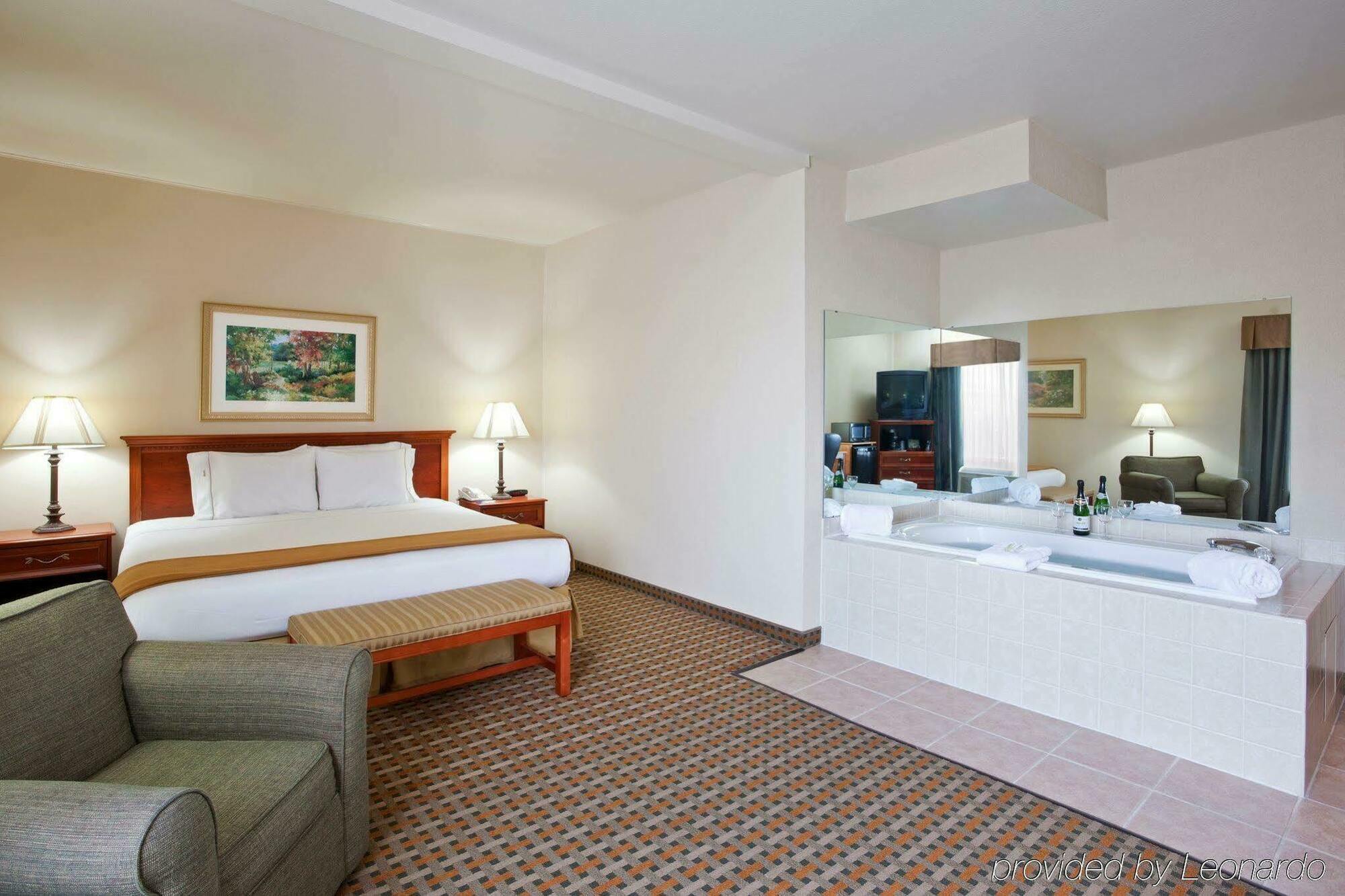 Holiday Inn Express Hotel & Suites Columbus Southeast Groveport By Ihg Habitación foto